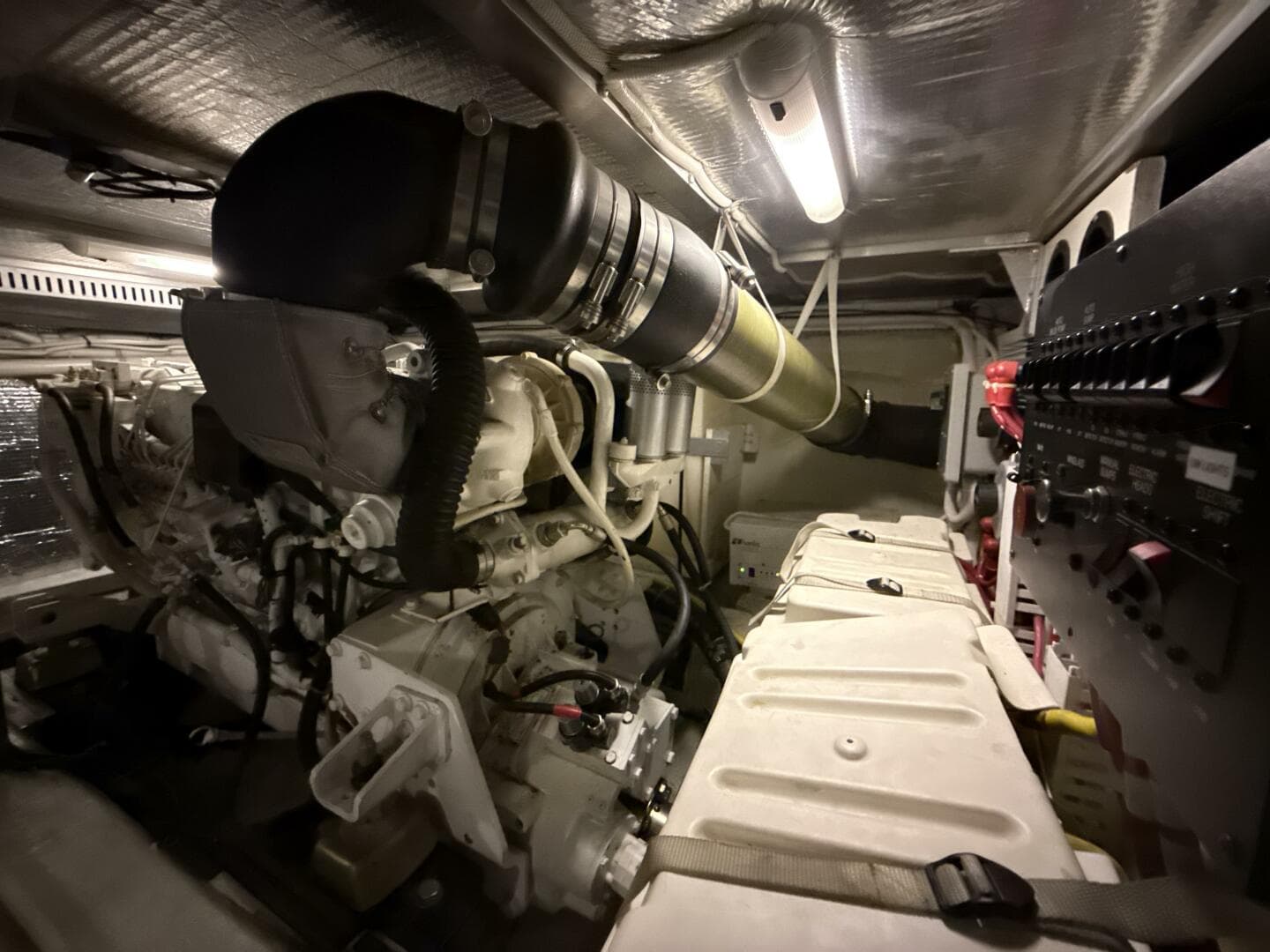 2004 Carver 460 voyager