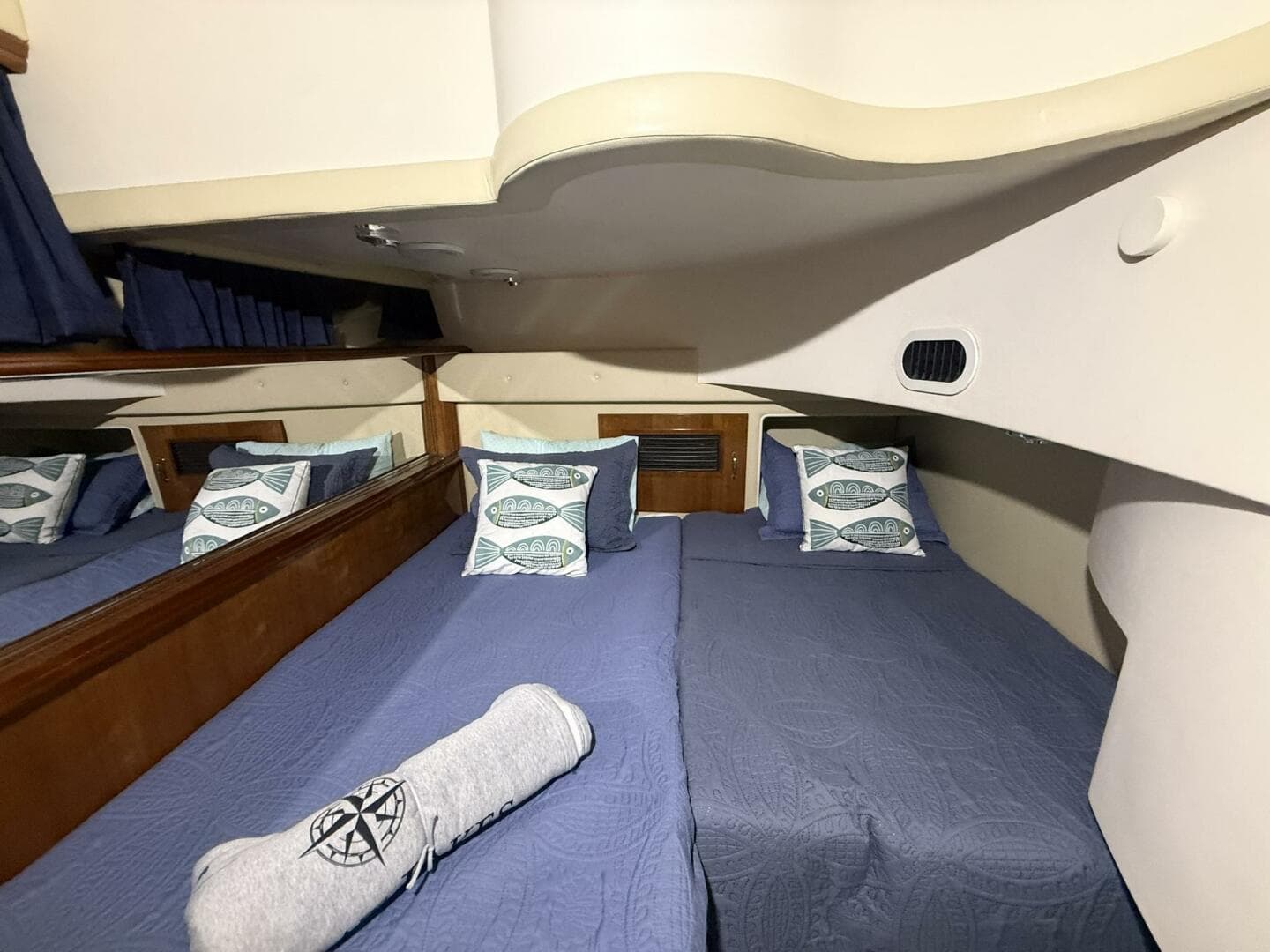 2004 Carver 460 voyager