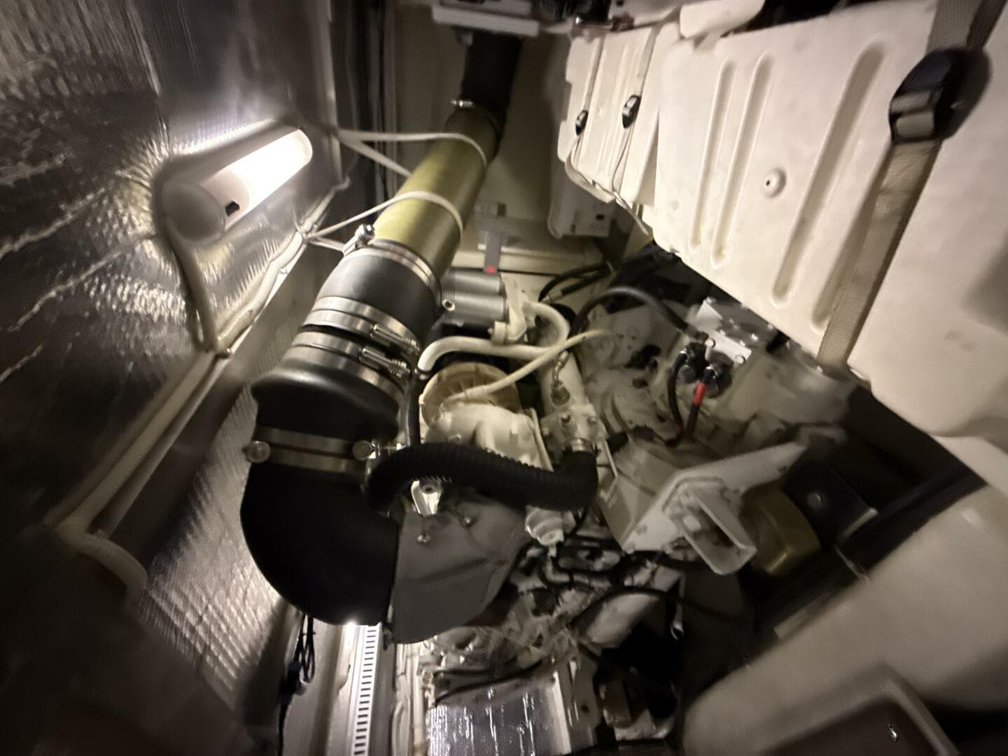 2004 Carver 460 voyager