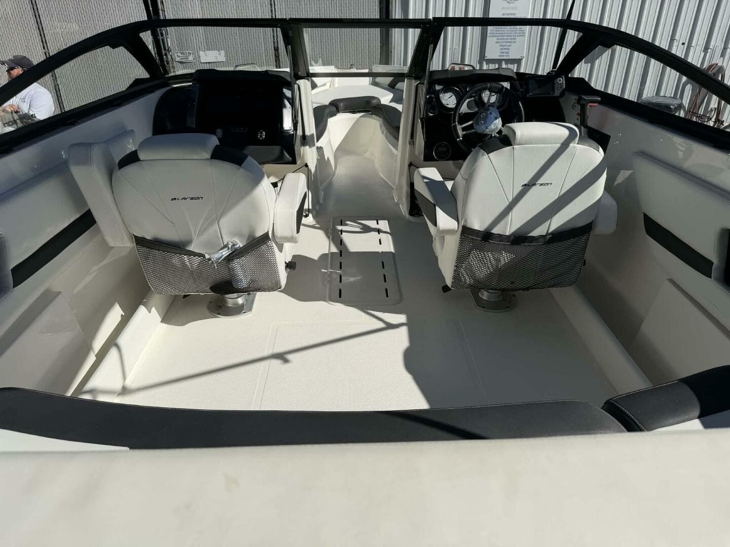 2015 Larson LX 225S IO