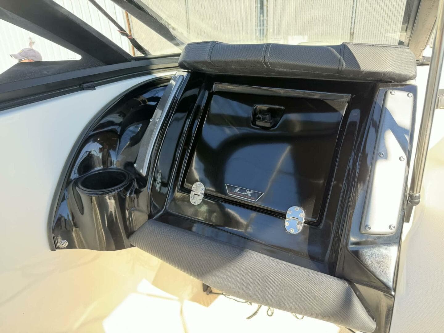 2015 Larson LX 225S IO