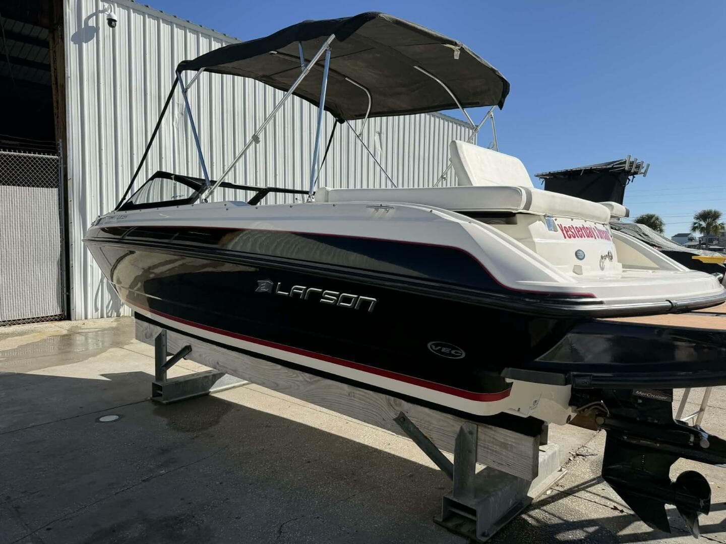 2015 Larson LX 225S IO