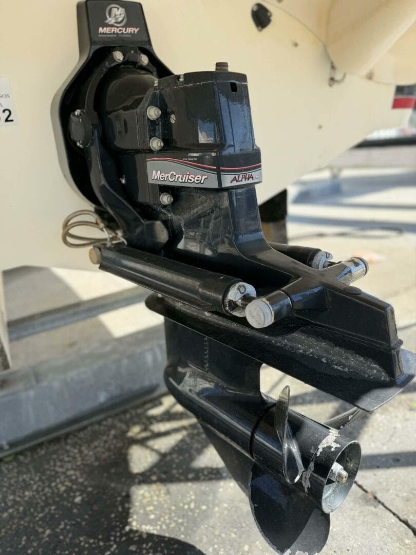 2015 Larson LX 225S IO