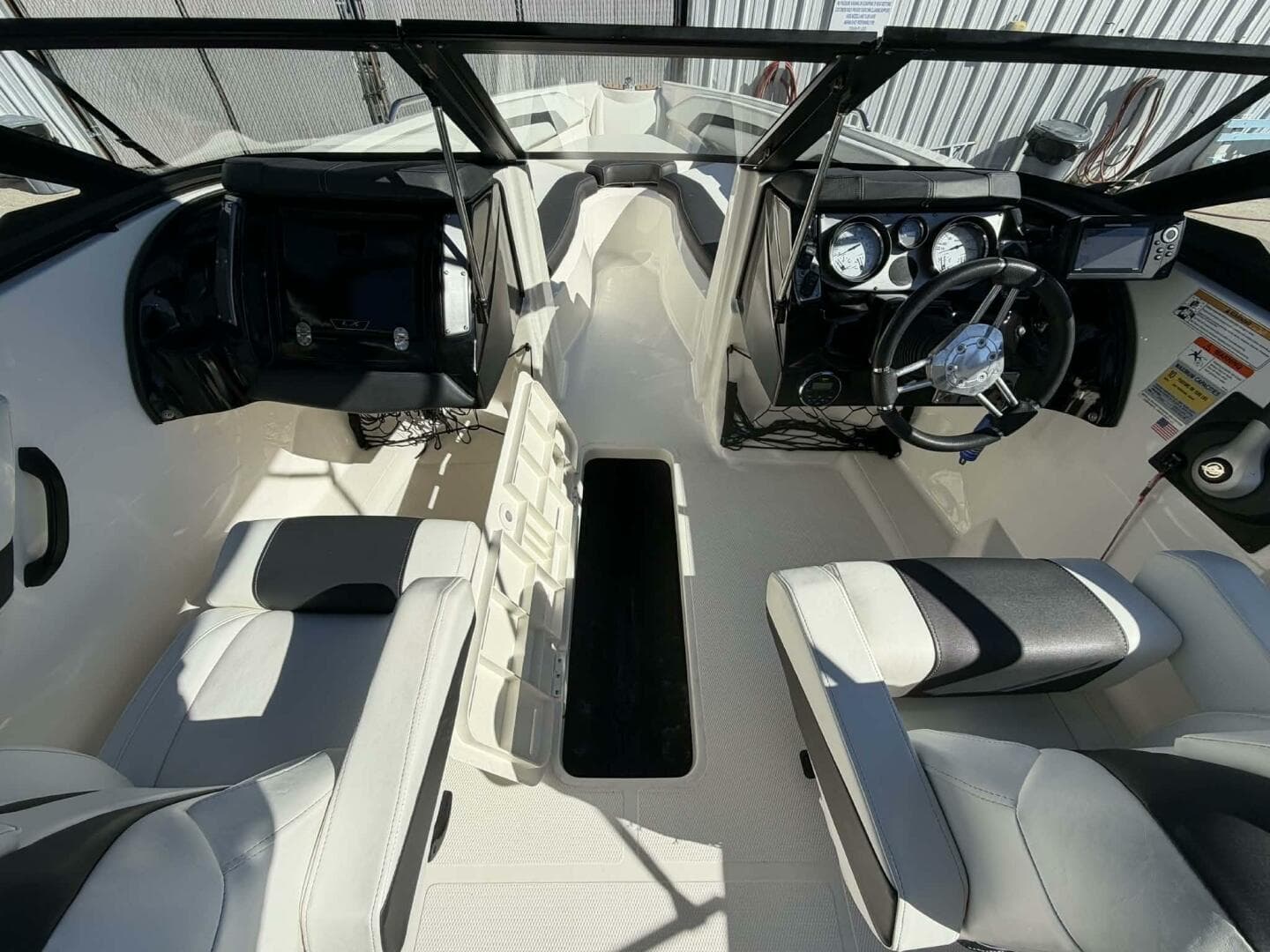 2015 Larson LX 225S IO