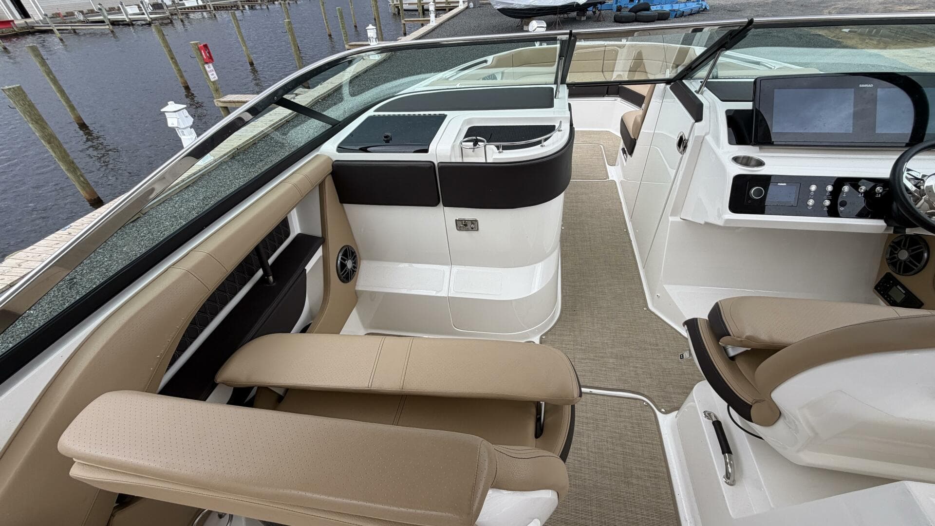 2023 Sea Ray SLX 310 OB