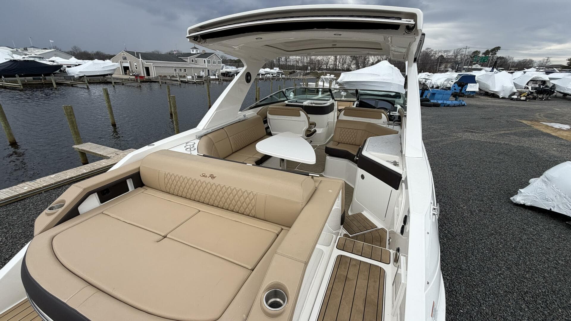 2023 Sea Ray SLX 310 OB