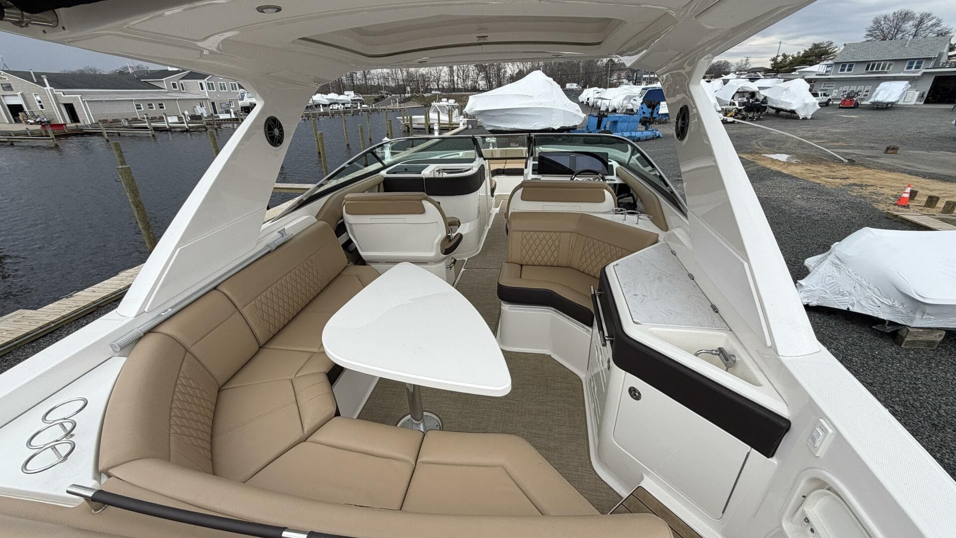 2023 Sea Ray SLX 310 OB