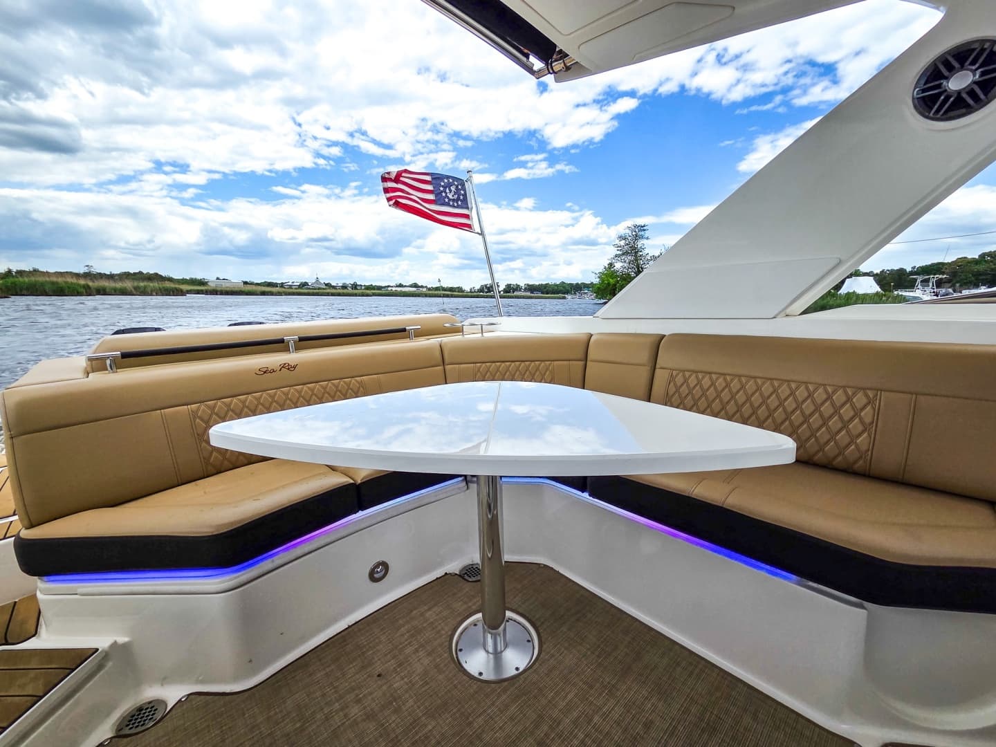 2023 Sea Ray SLX 310 OB