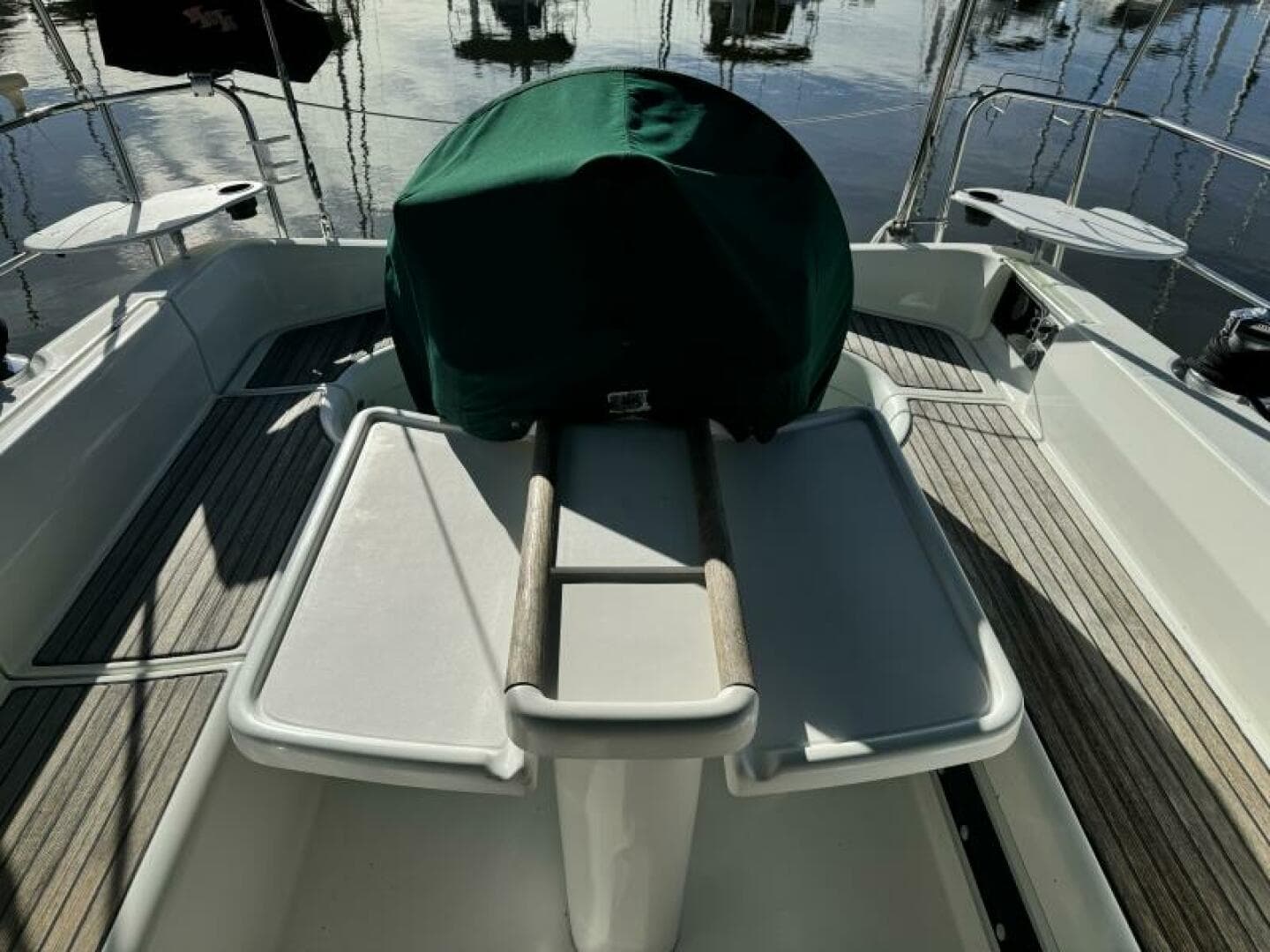 1999 Beneteau 381