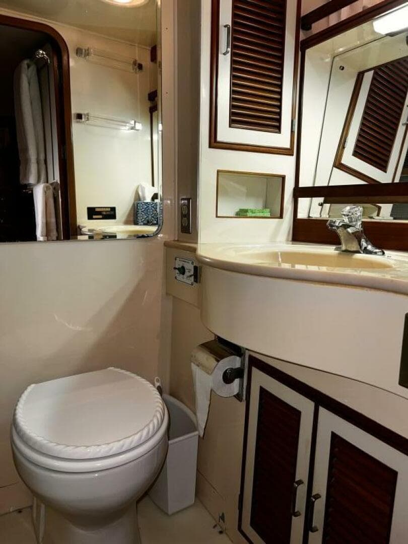 1989 Hi-Star 48 Sundeck