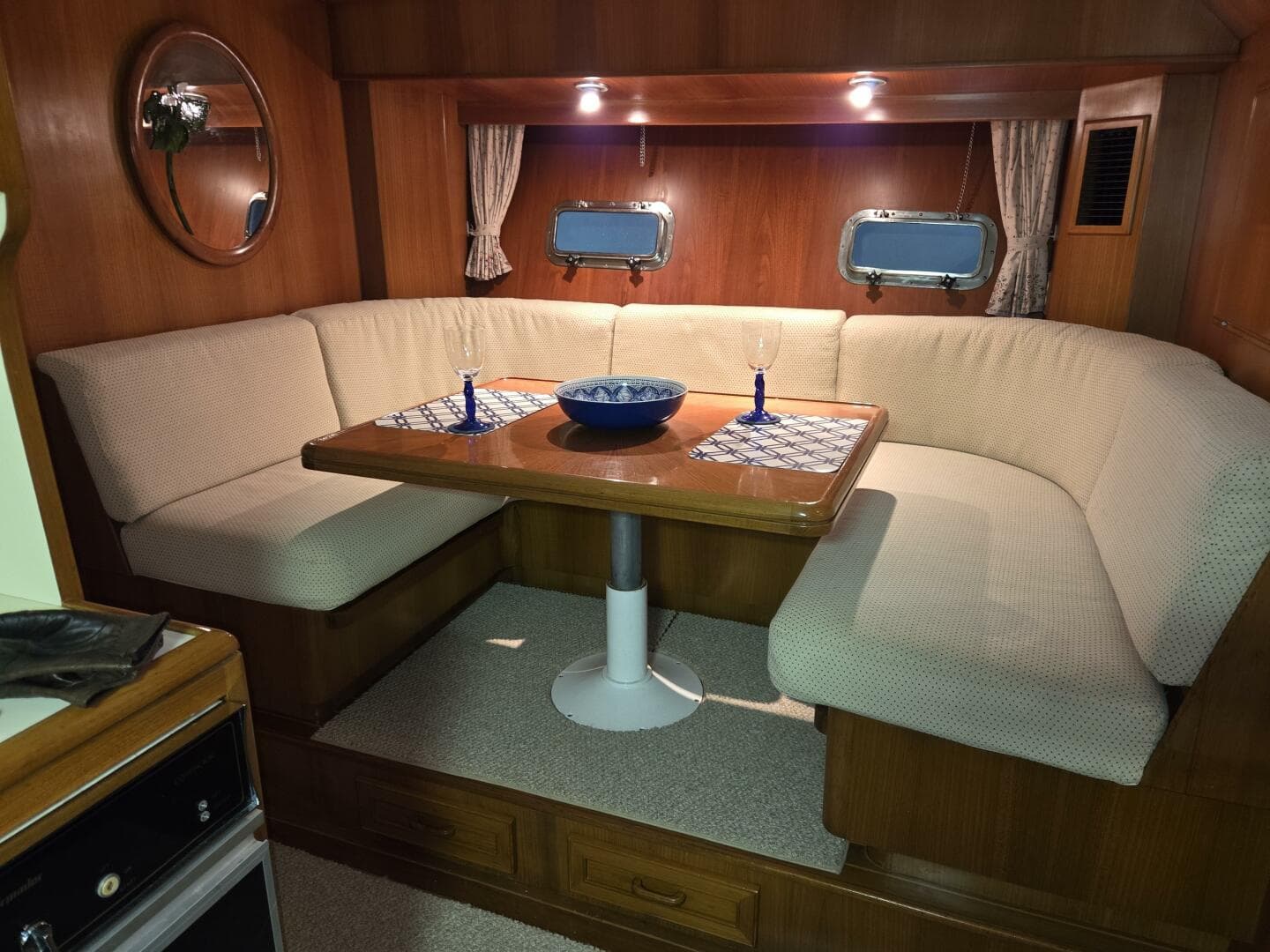 1989 Hi-Star 48 Sundeck