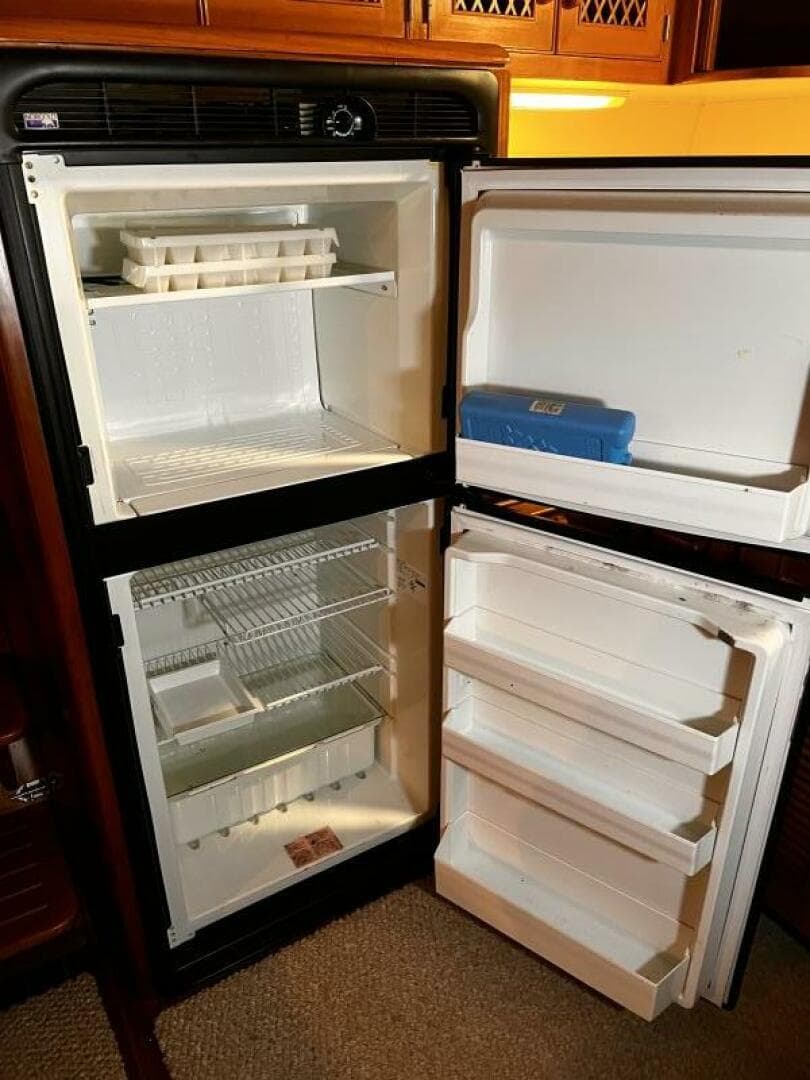 1989 Hi-Star 48 Sundeck