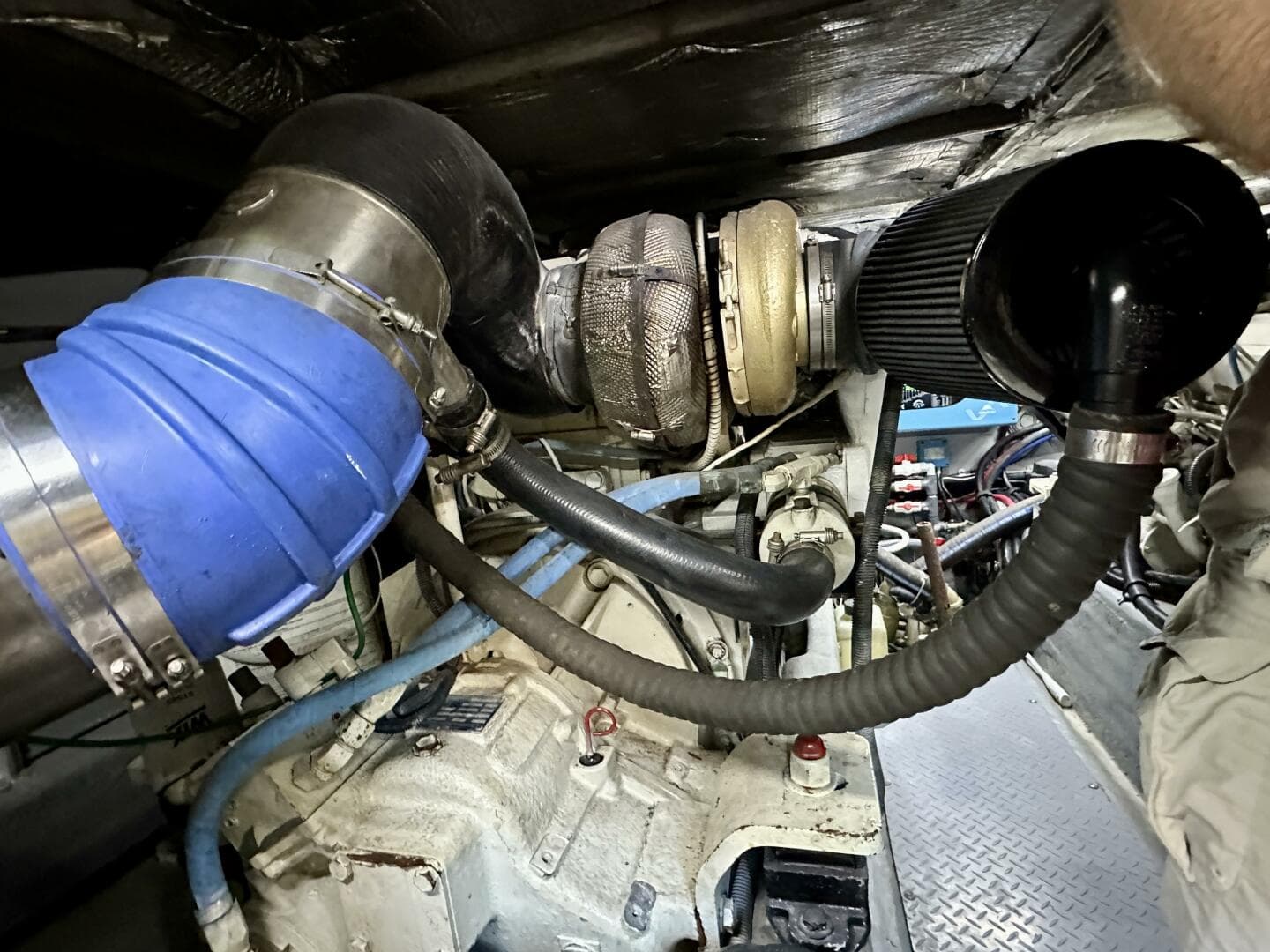 Sea Ray 48 LIFE IS GOOD TODAY - Engine Room