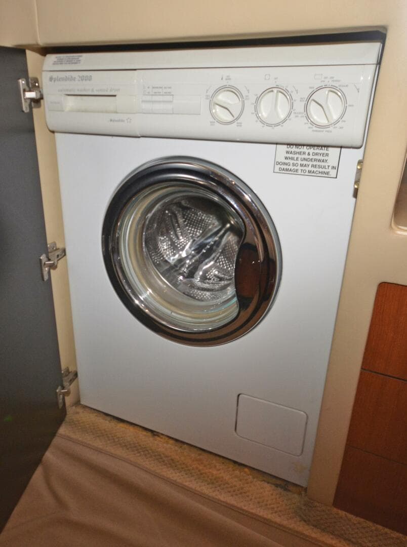 Sea Ray 48 LIFE IS GOOD TODAY - Washer/Dryer Combo