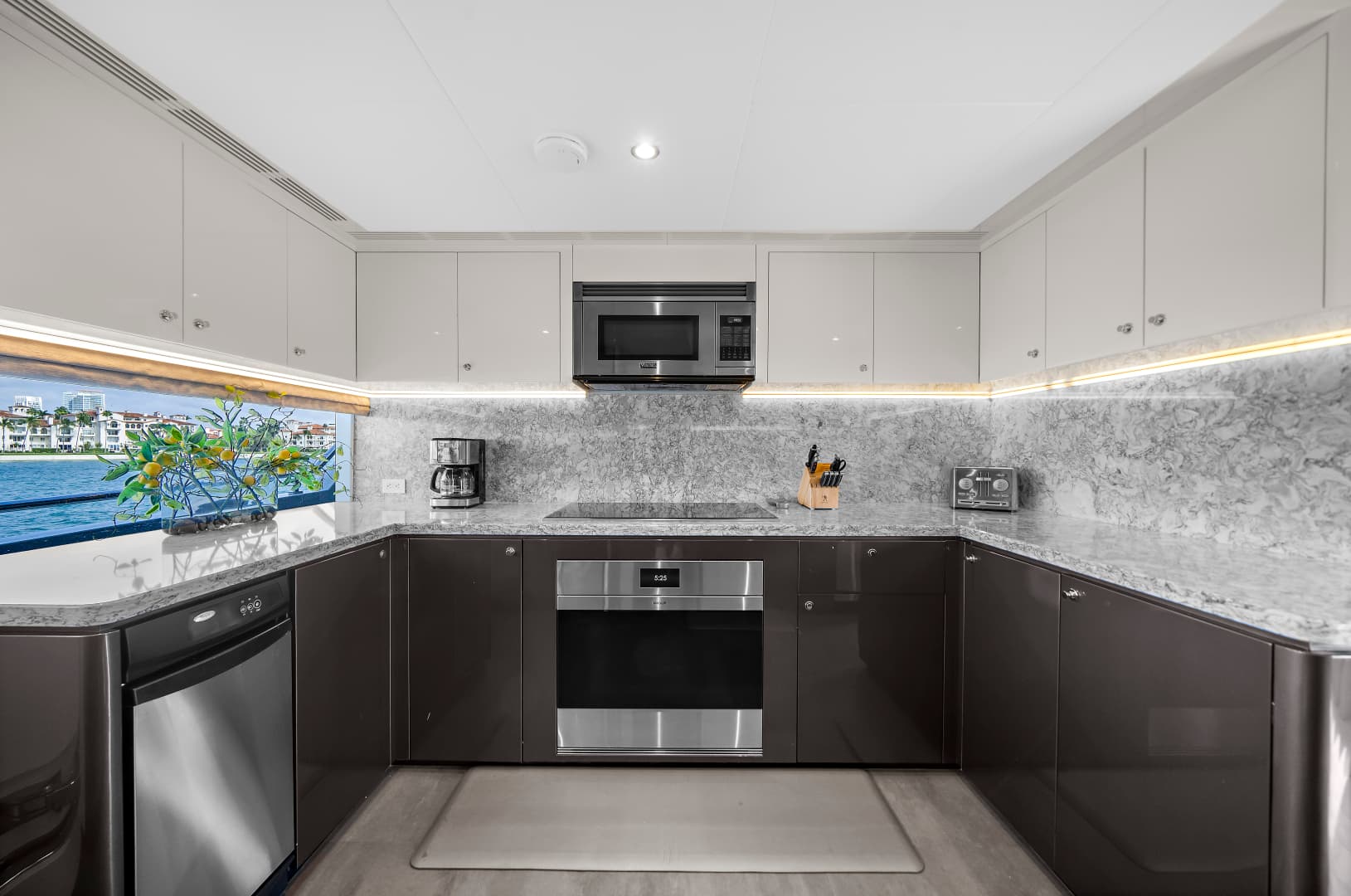 2024 Ocean Alexander 32 L