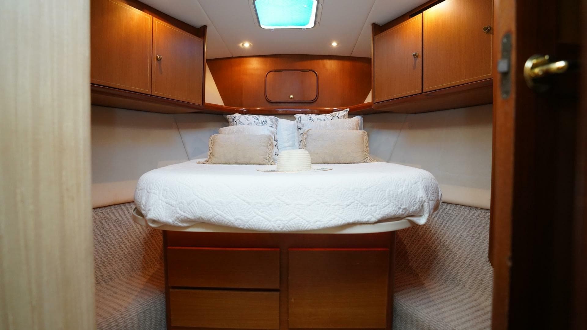 2005 Ocean Yachts 