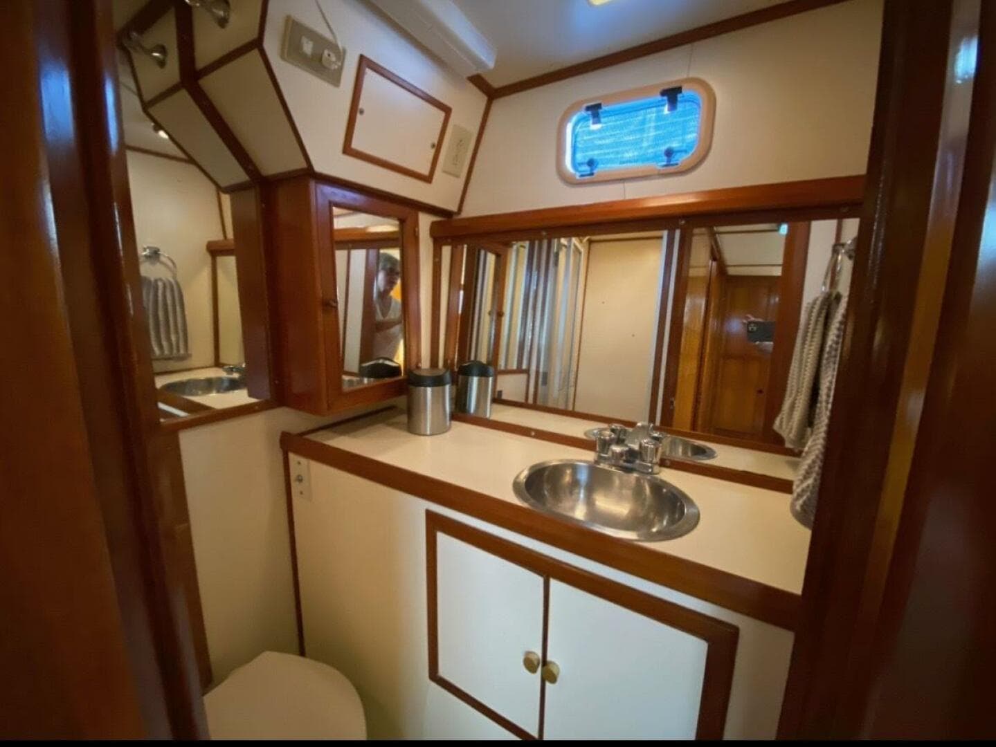 1986 Heritage East Sundeck 36