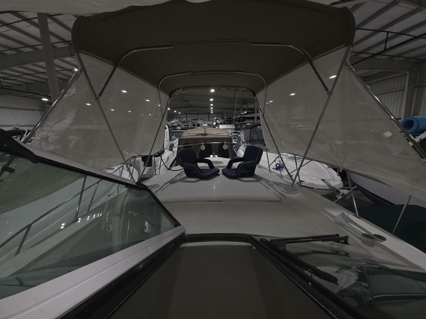 2008 Cruisers Yachts 