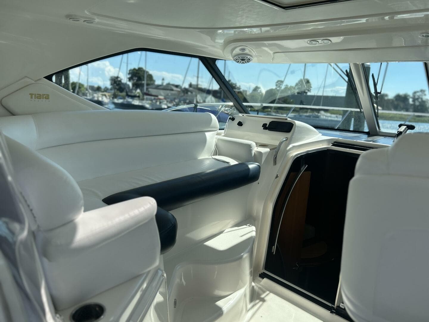 2008 Tiara Yachts 3500 Sovran