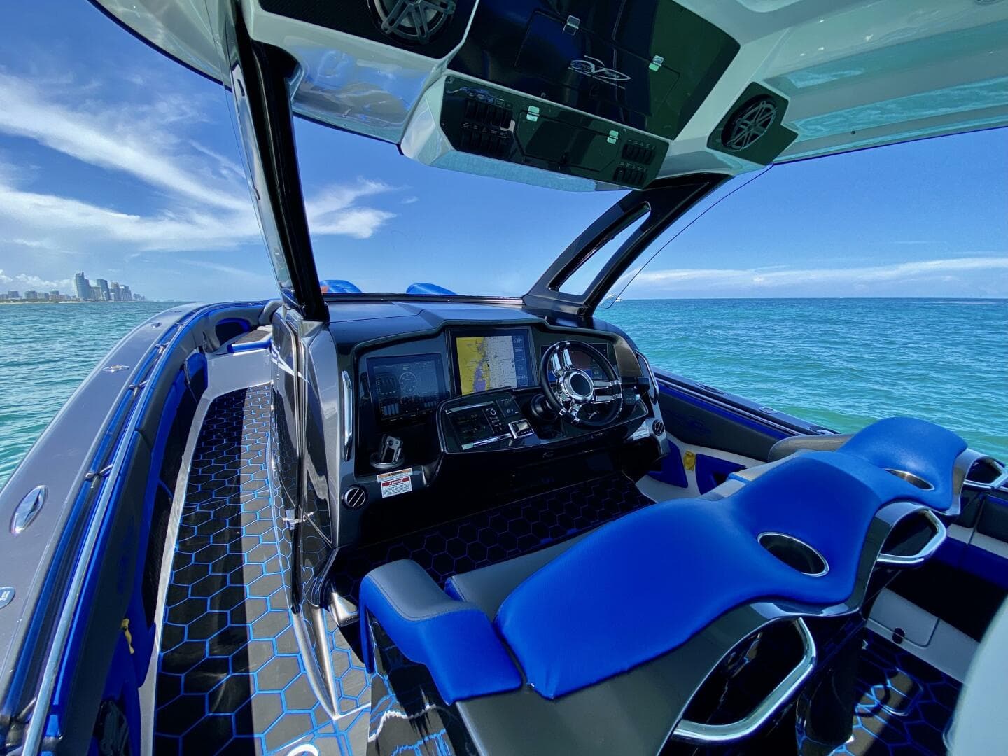 MTI 42 - Tobito I - Helm