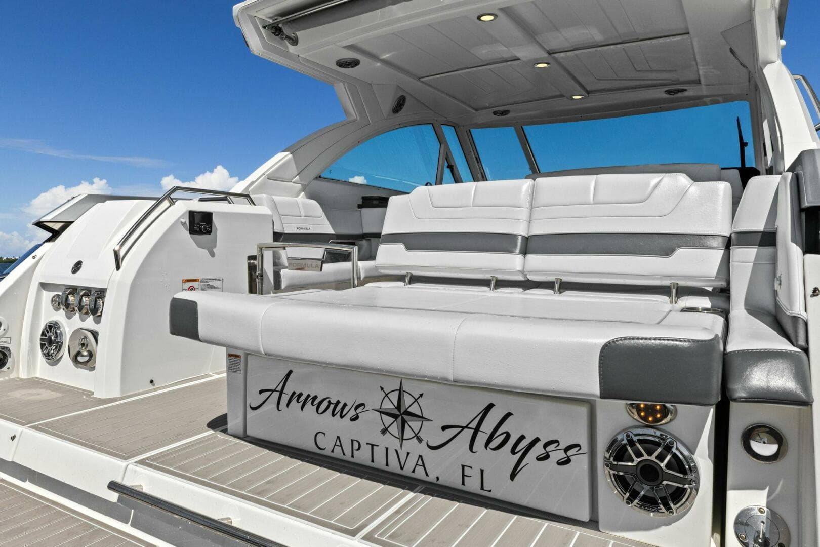 Formula 38 - Transom