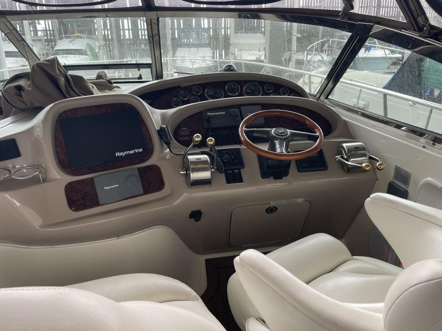 2001 Sea Ray 380 Sundancer