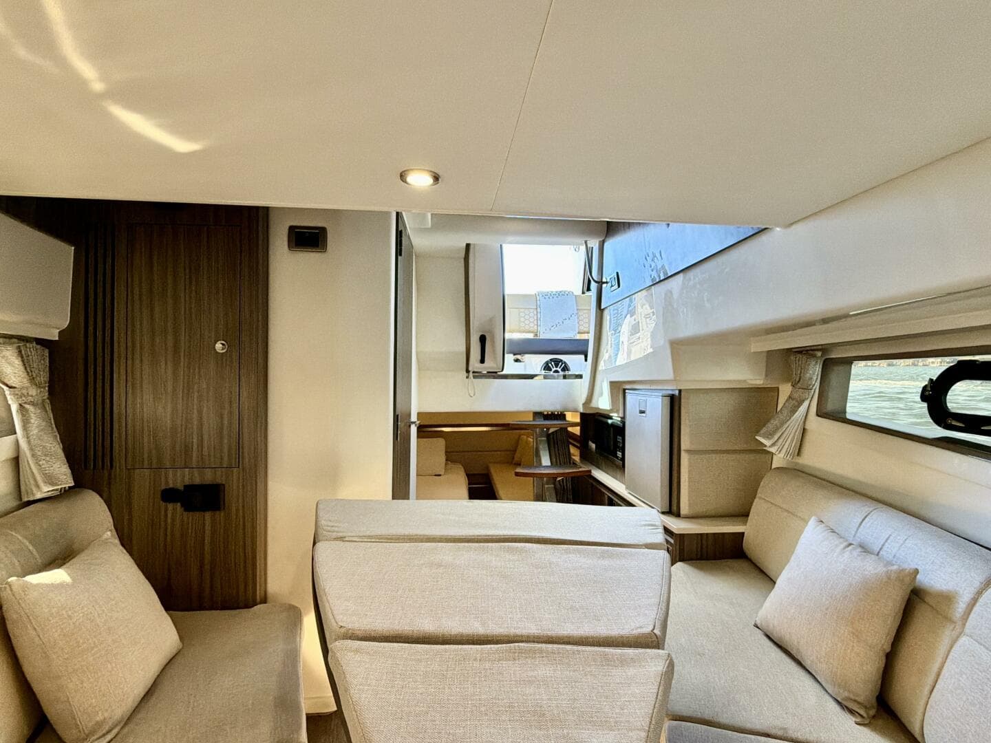 Sea Ray 32 - Salon