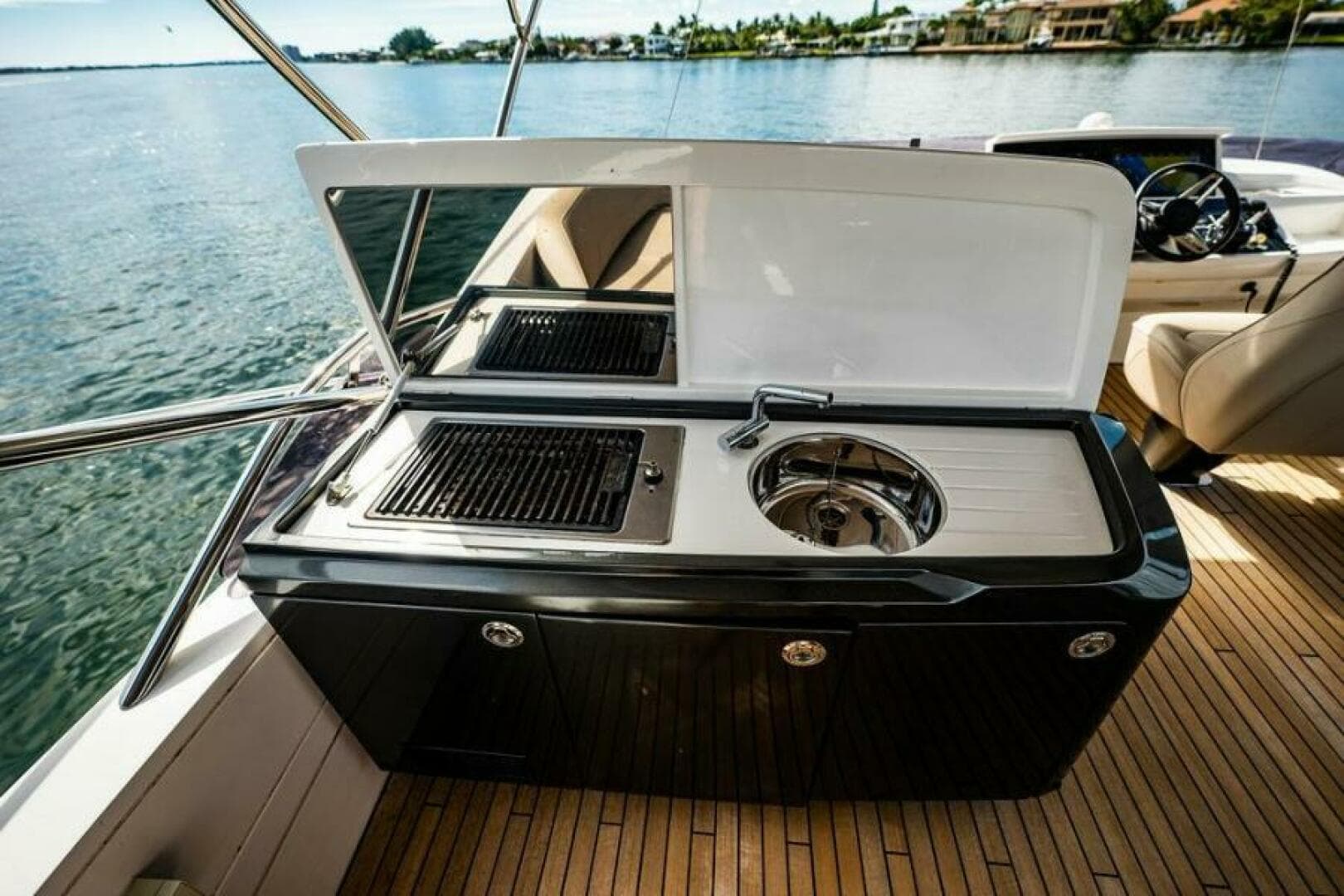 Princess 65 - Flybridge