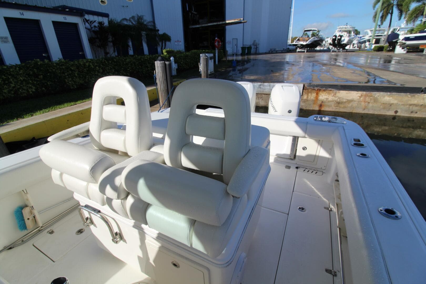 2015 Boston Whaler 320 Outrage