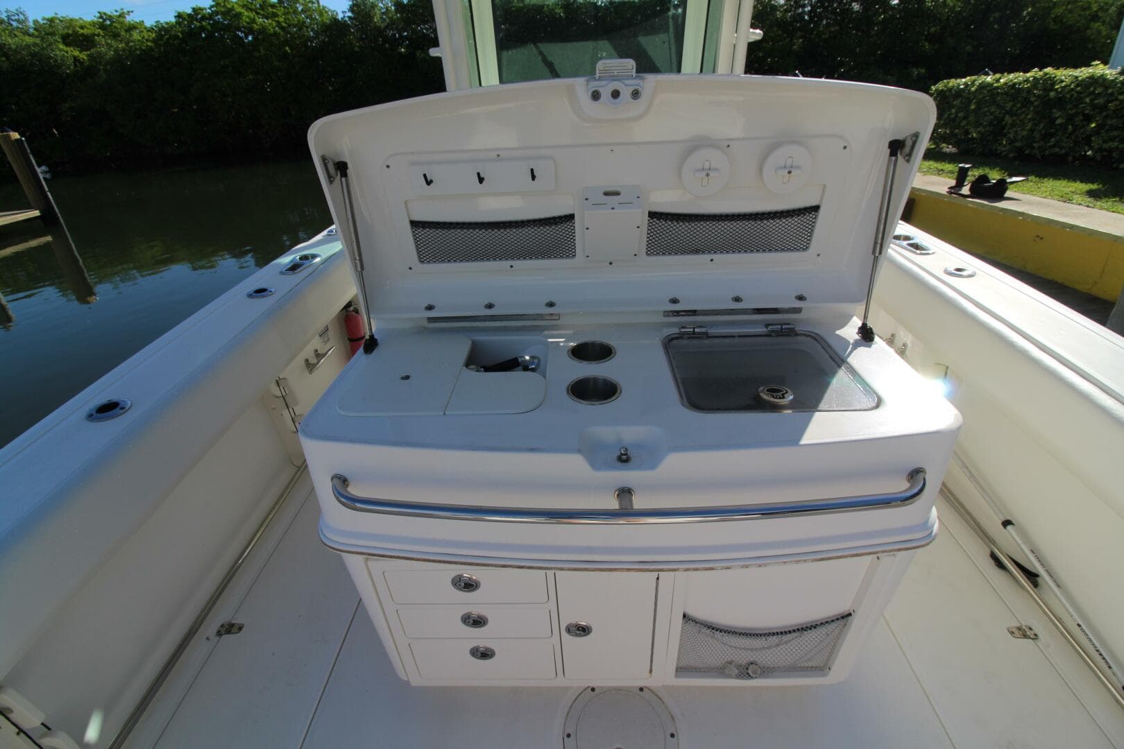 2015 Boston Whaler 320 Outrage