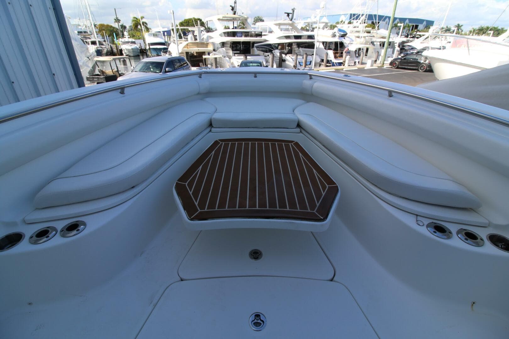 2015 Boston Whaler 320 Outrage