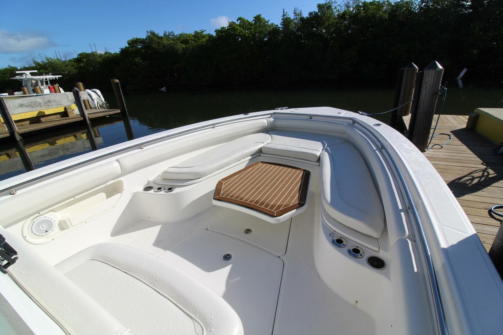 2015 Boston Whaler 320 Outrage
