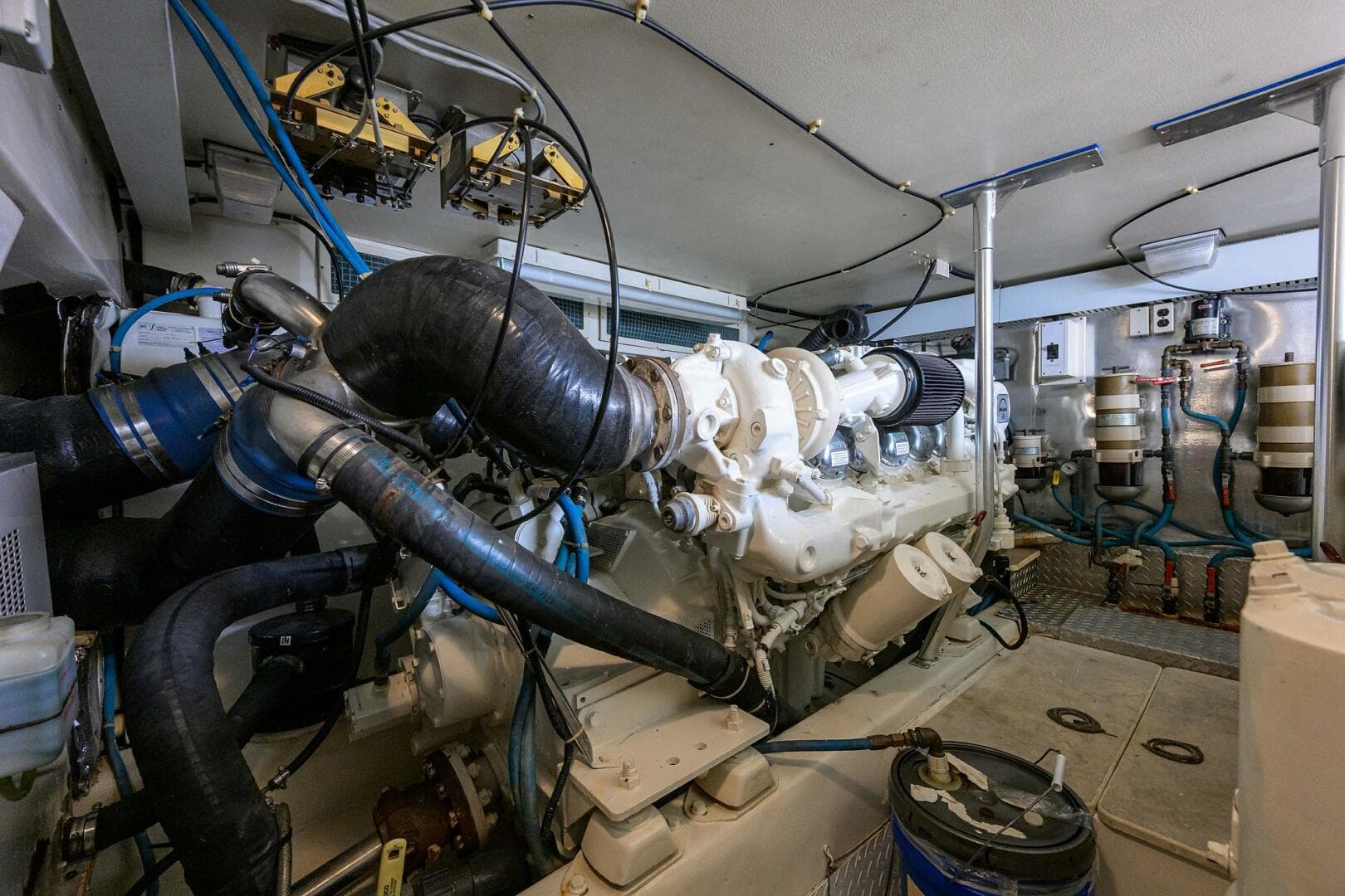 2001 Ocean Yachts Super Sport