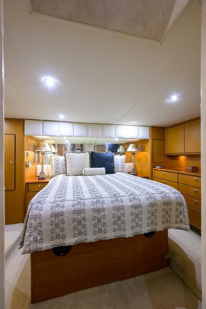 2001 Ocean Yachts Super Sport