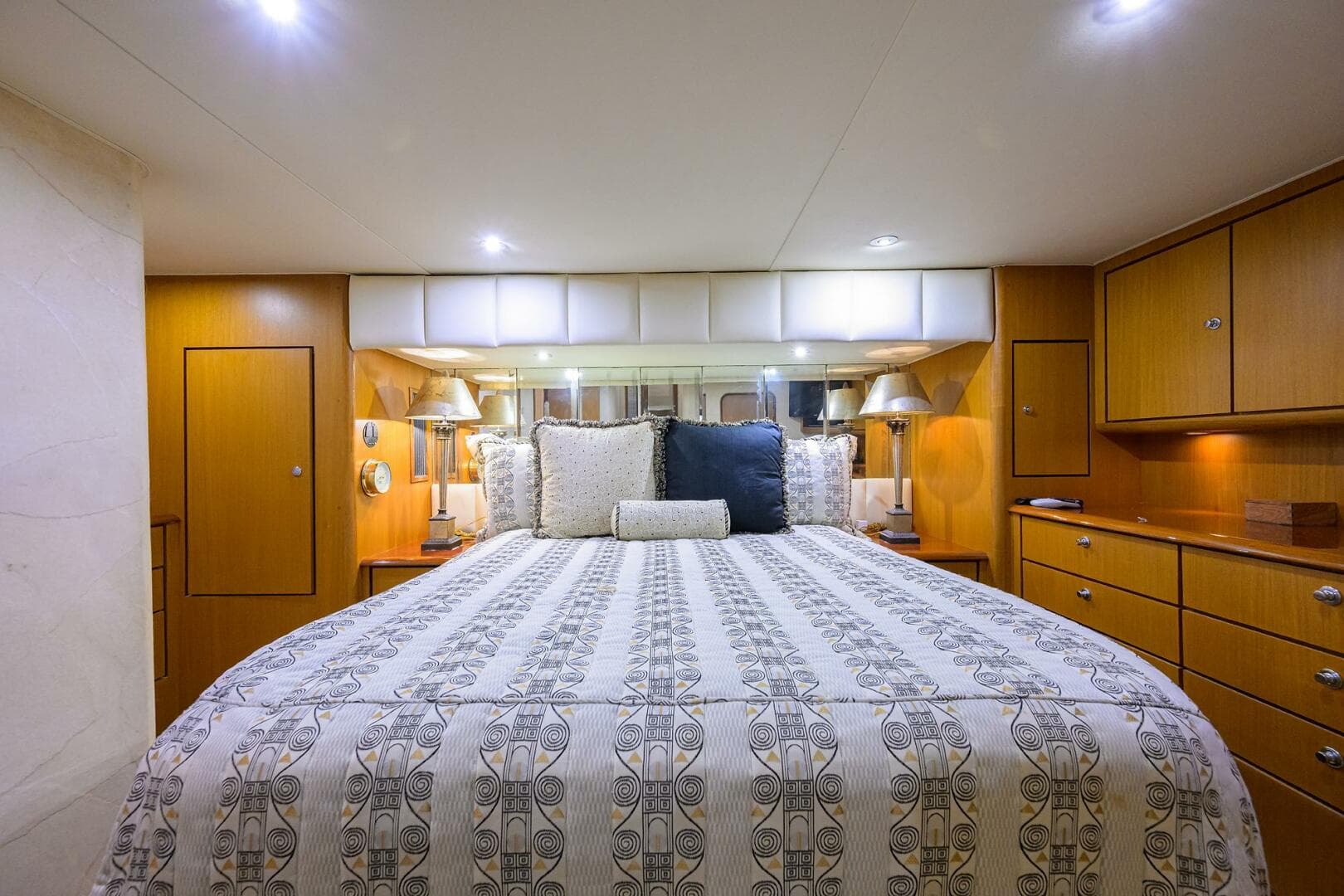 2001 Ocean Yachts Super Sport