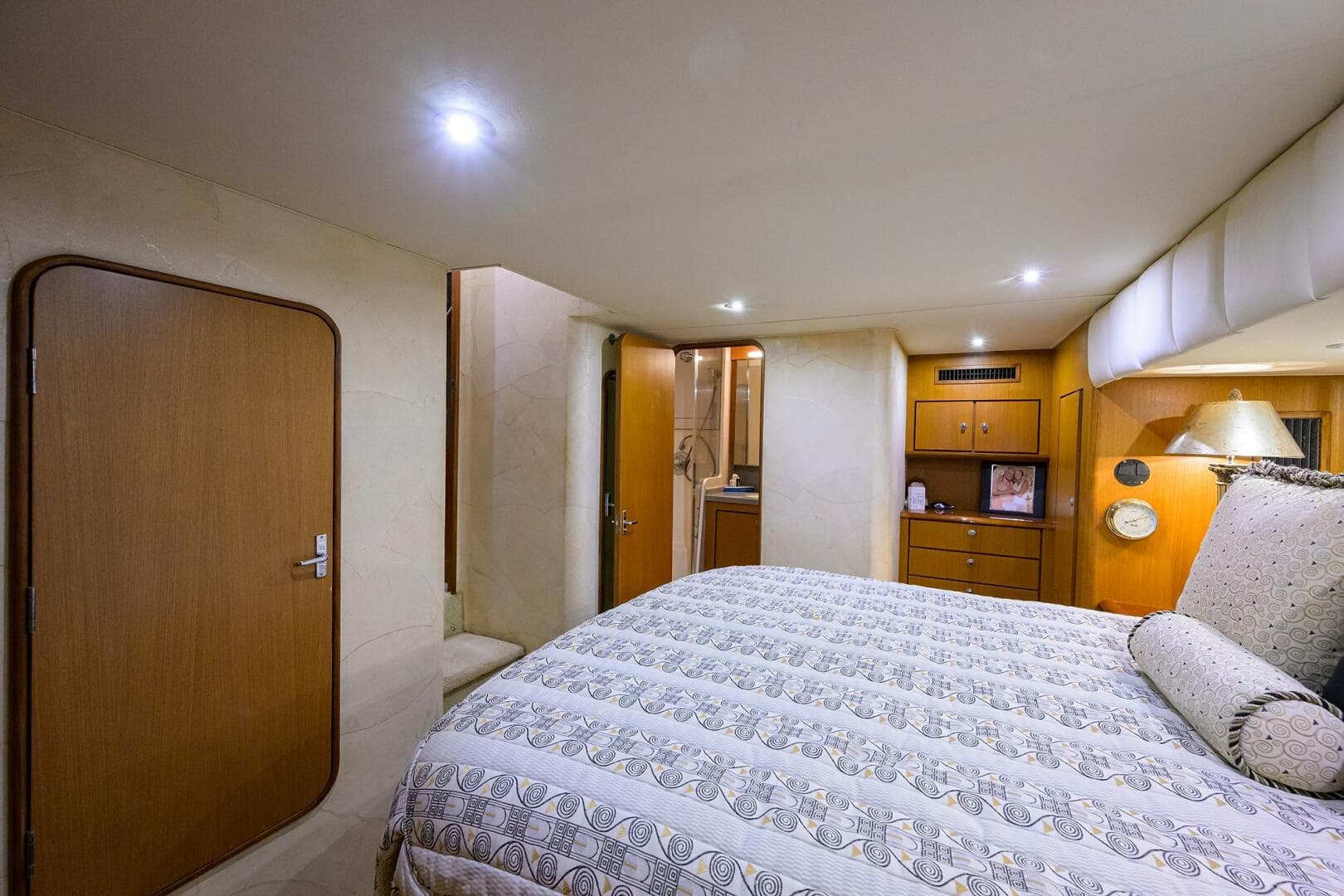 2001 Ocean Yachts Super Sport