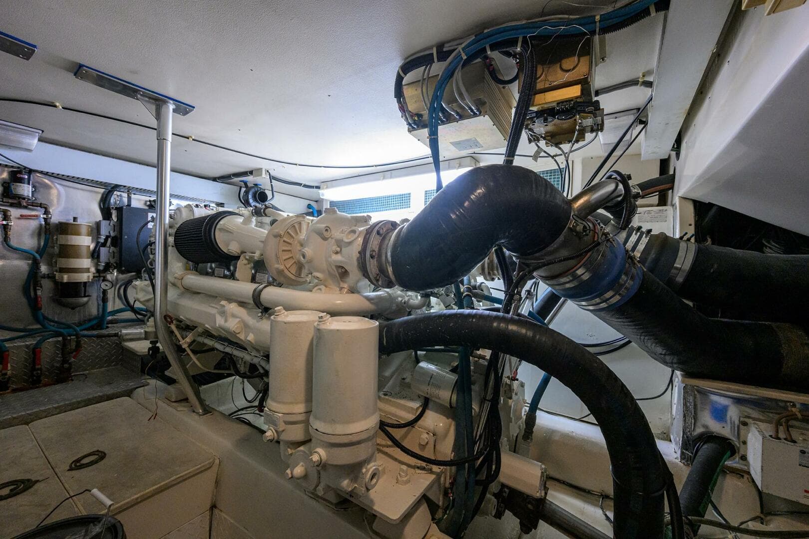 2001 Ocean Yachts Super Sport