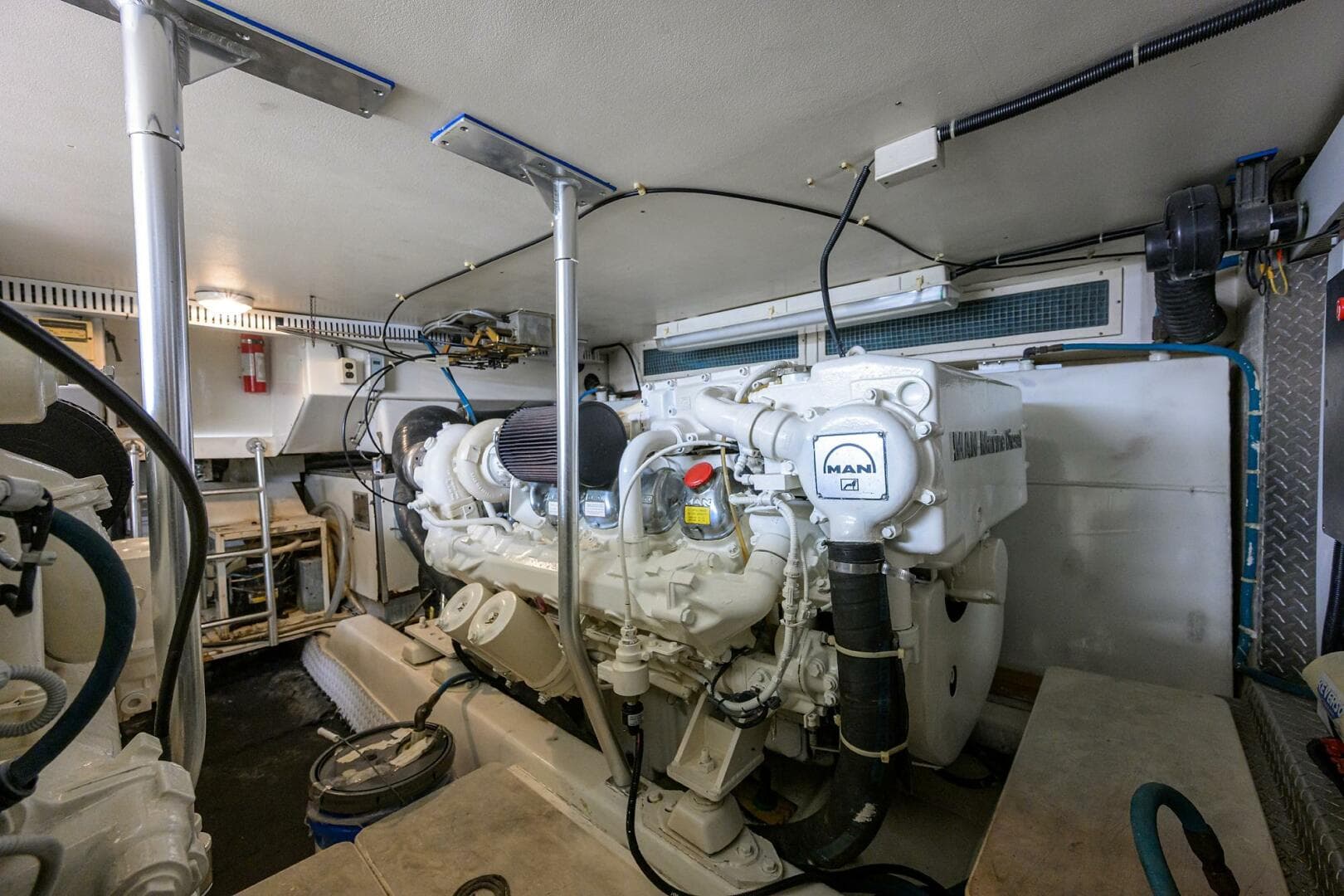 2001 Ocean Yachts Super Sport