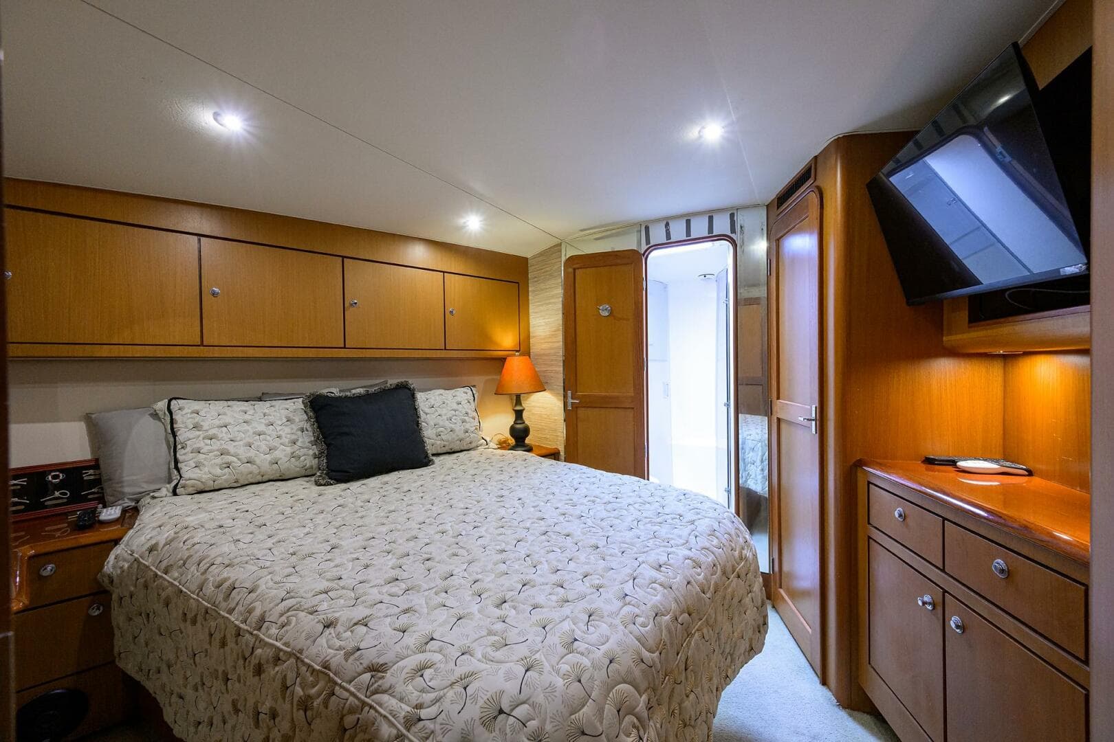 2001 Ocean Yachts Super Sport