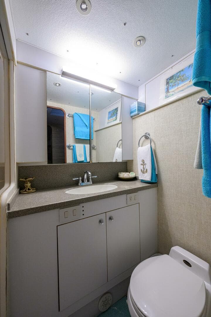 2001 Ocean Yachts Super Sport