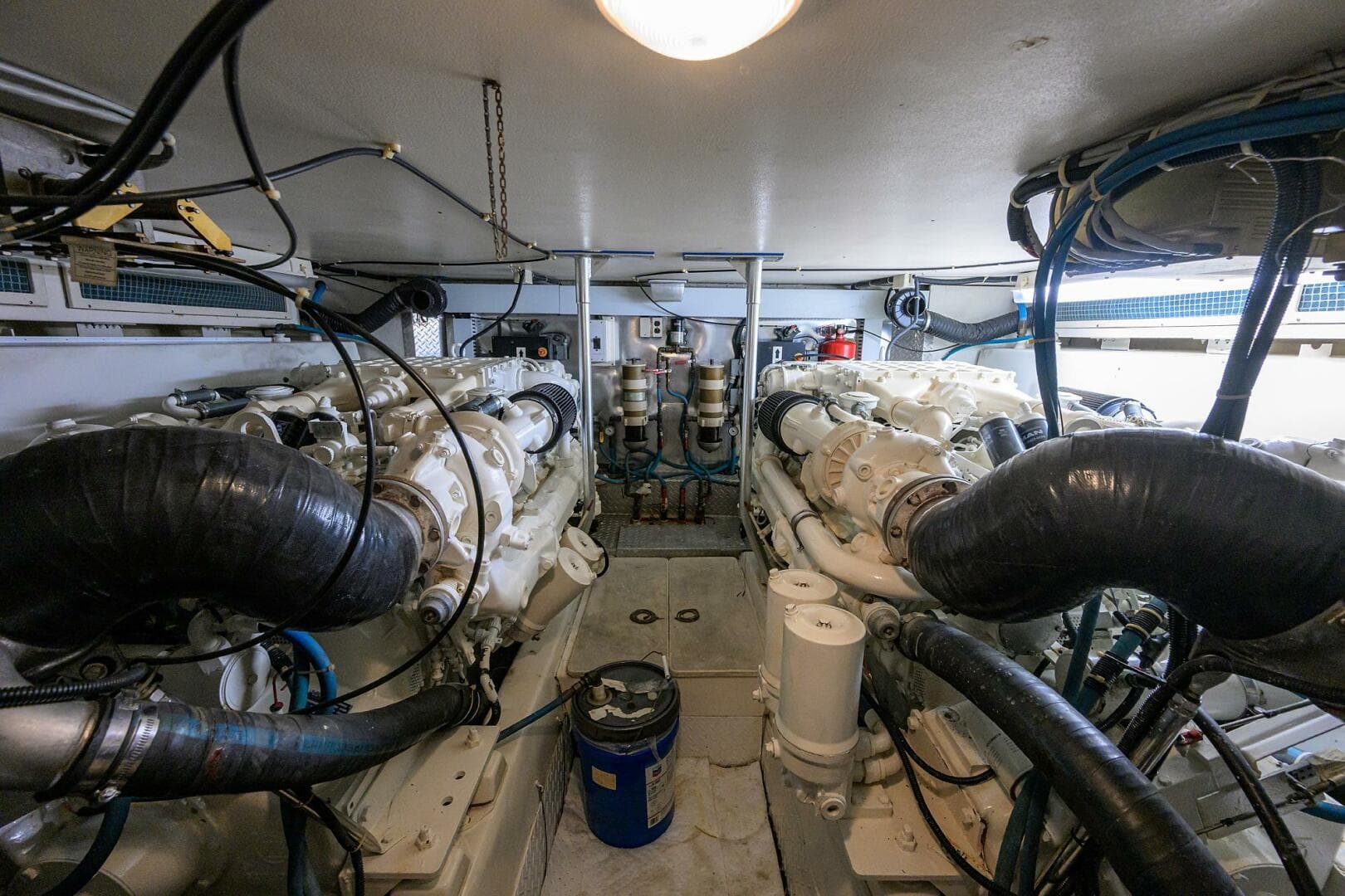 2001 Ocean Yachts Super Sport