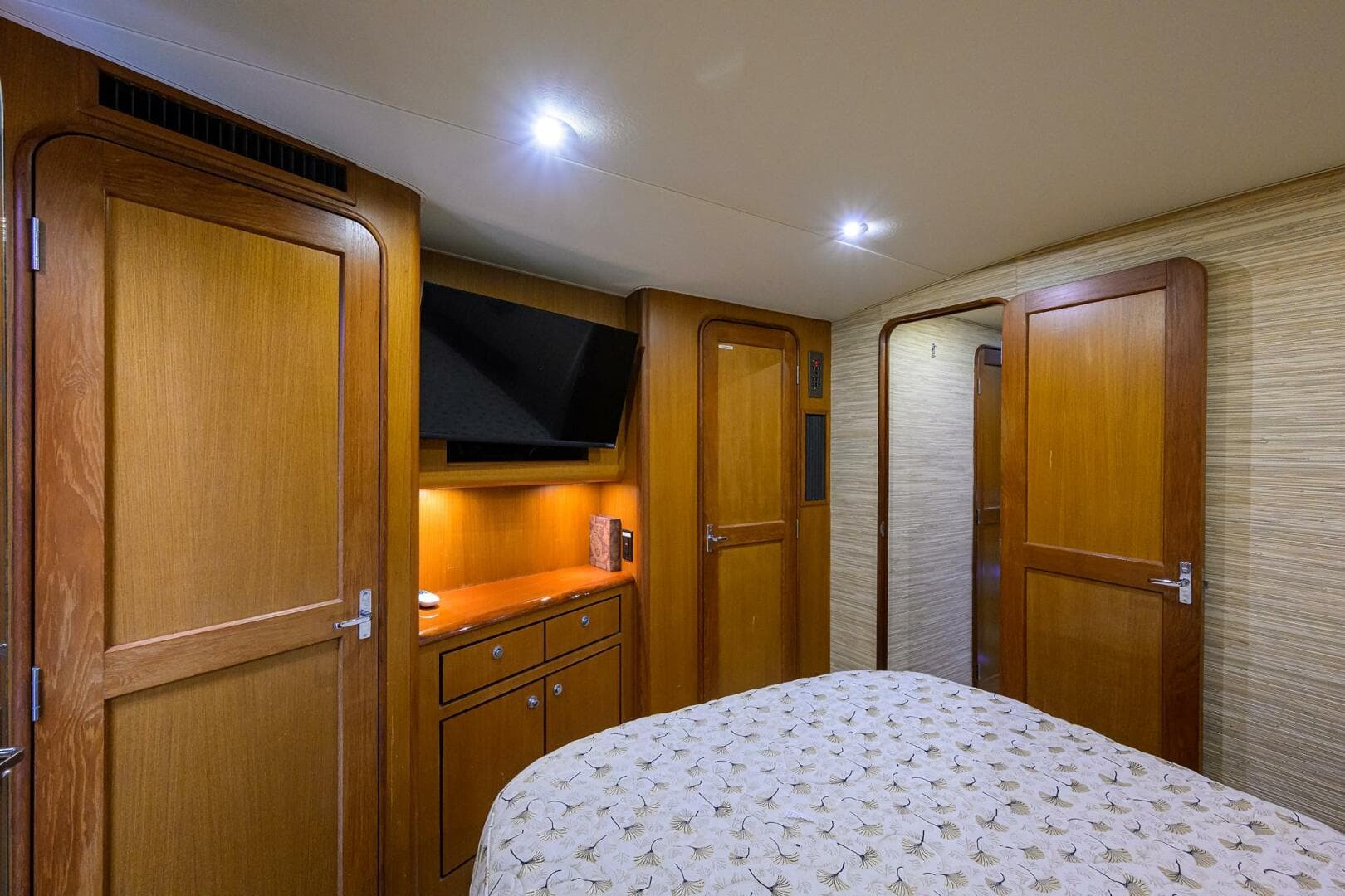 2001 Ocean Yachts Super Sport