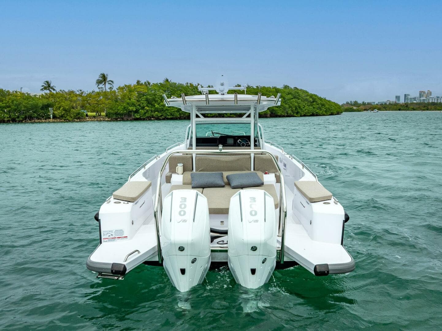 2024 Axopar 37 Sun Top