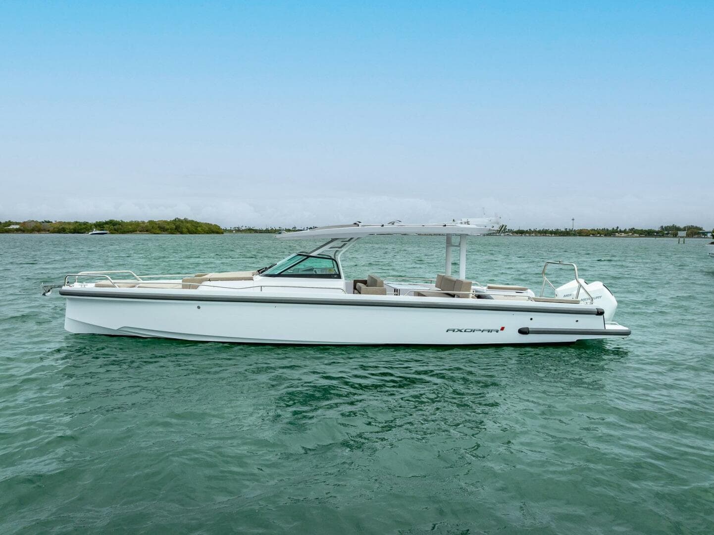 2024 Axopar 37 Sun Top