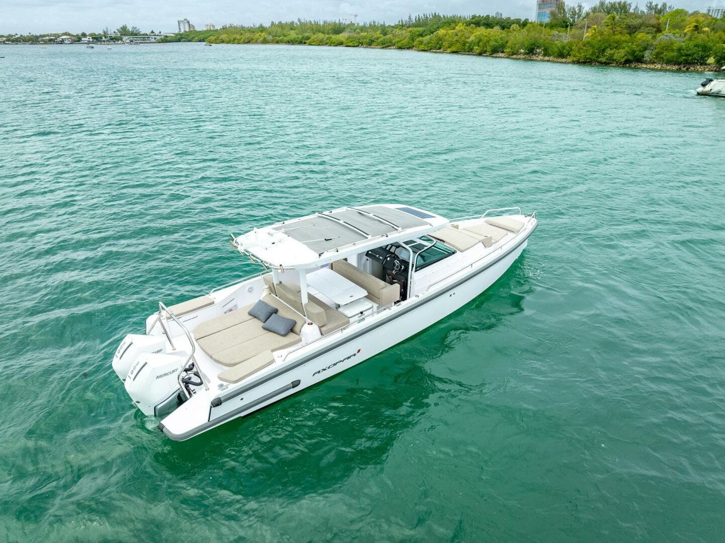 2024 Axopar 37 Sun Top