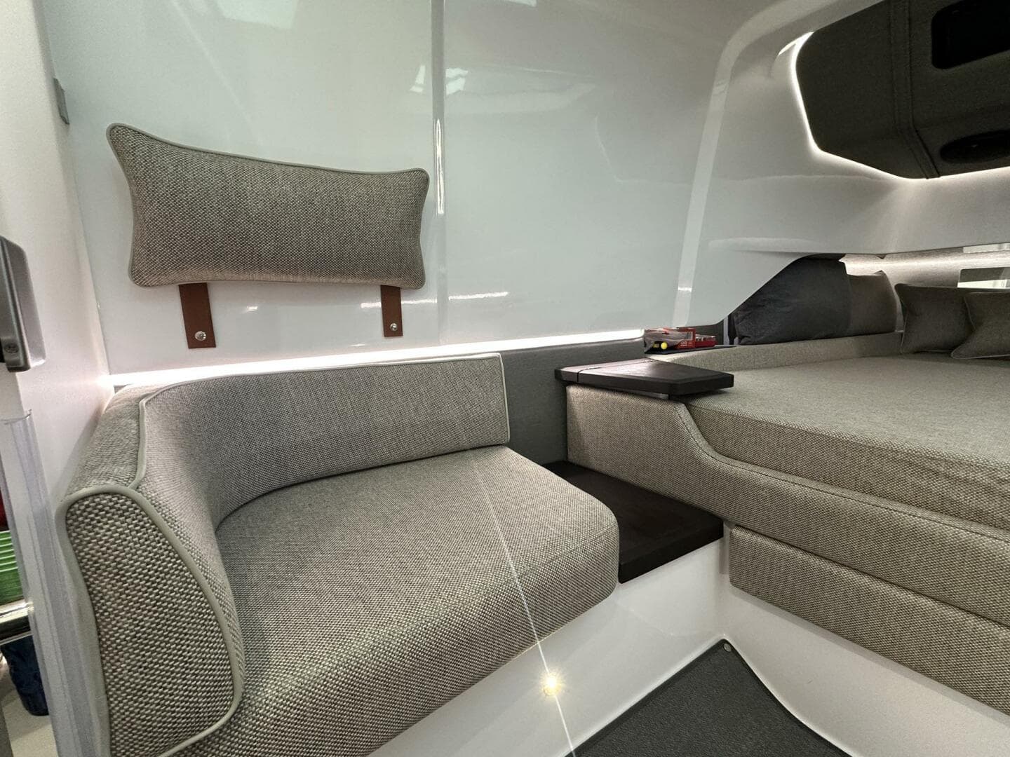 2024 Axopar 37 Sun Top