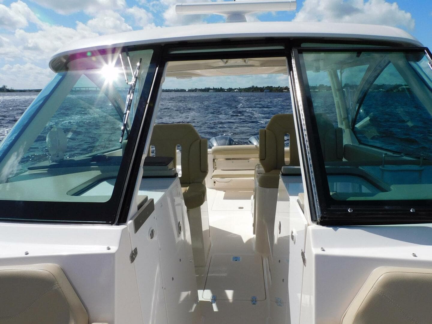 2016 Pursuit 325 Dual Console