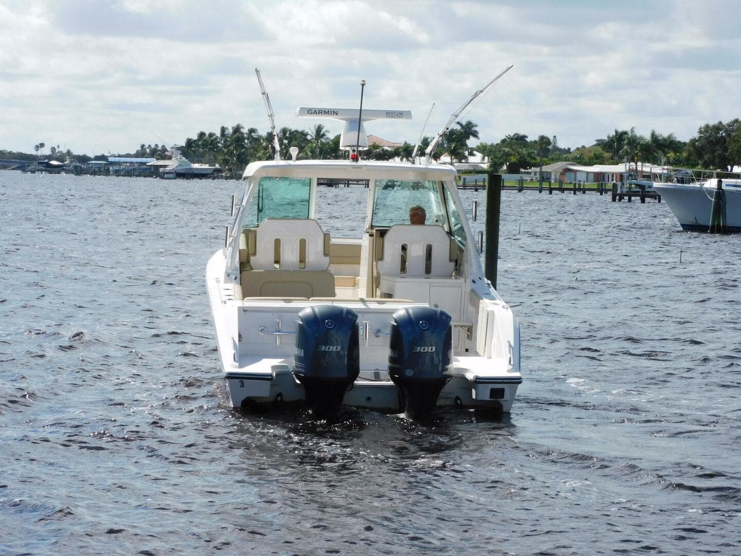 2016 Pursuit 325 Dual Console