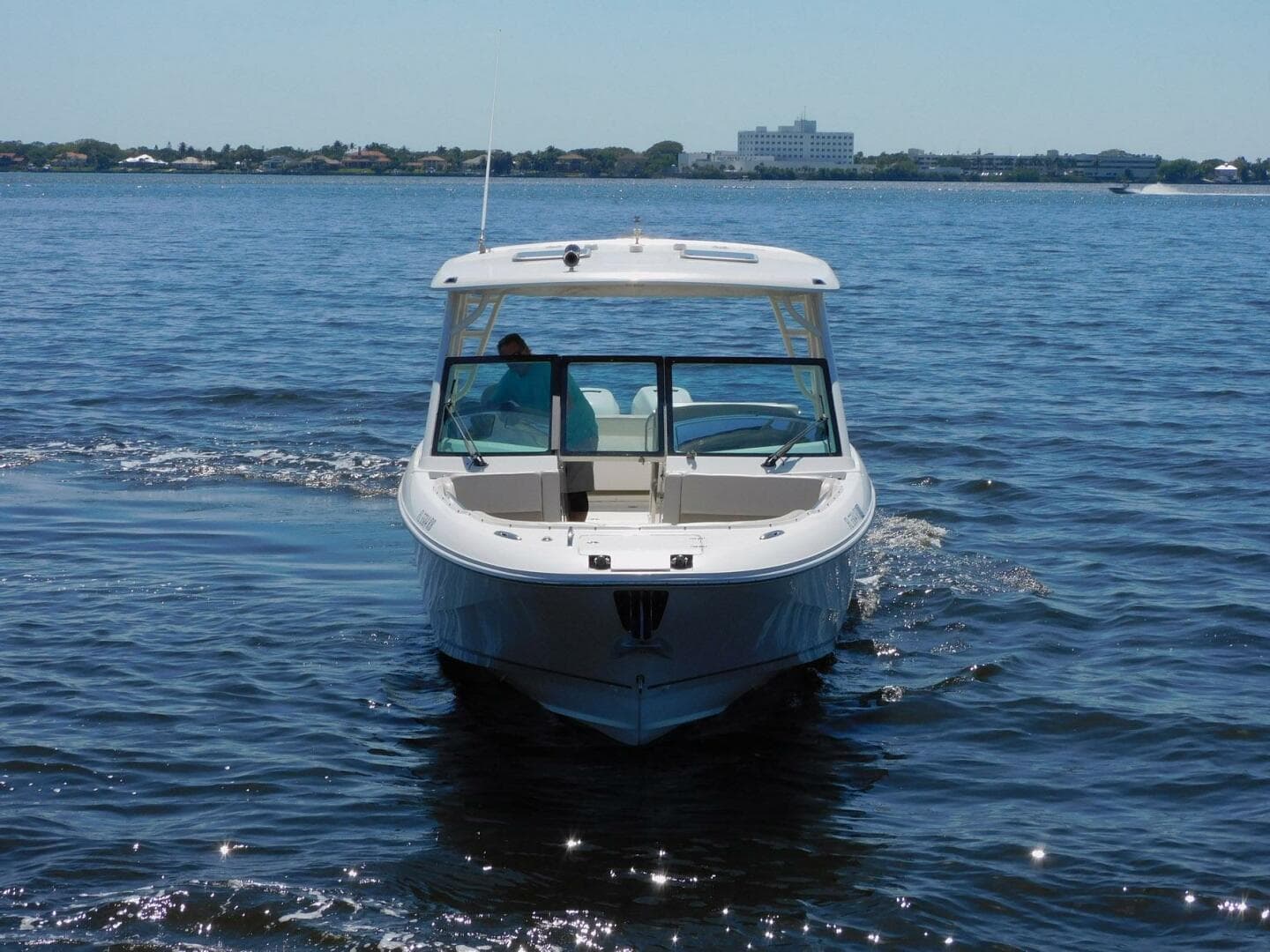 2016 Pursuit 325 Dual Console