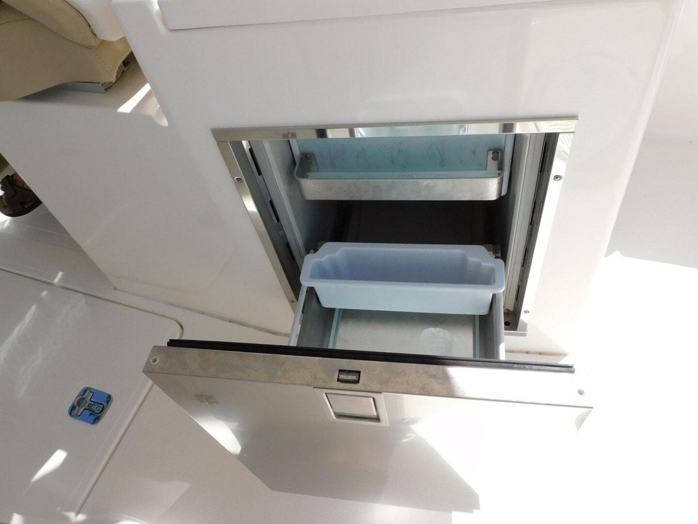 2016 Pursuit 325 Dual Console